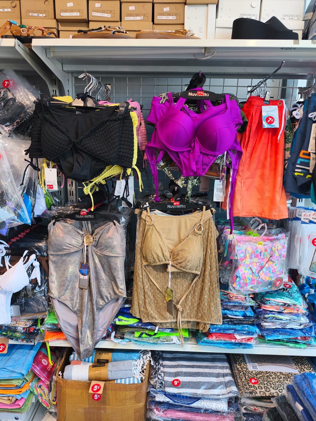 Toallas y bolsos de playa